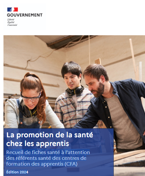 cette image met en scène deux hommes et une femme en situation de travail 